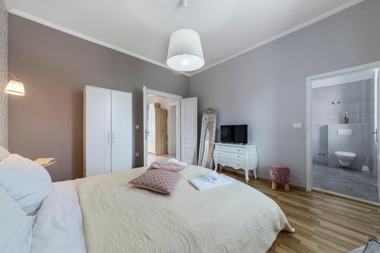 PUY Captain Emo City Apartments מראה חיצוני תמונה