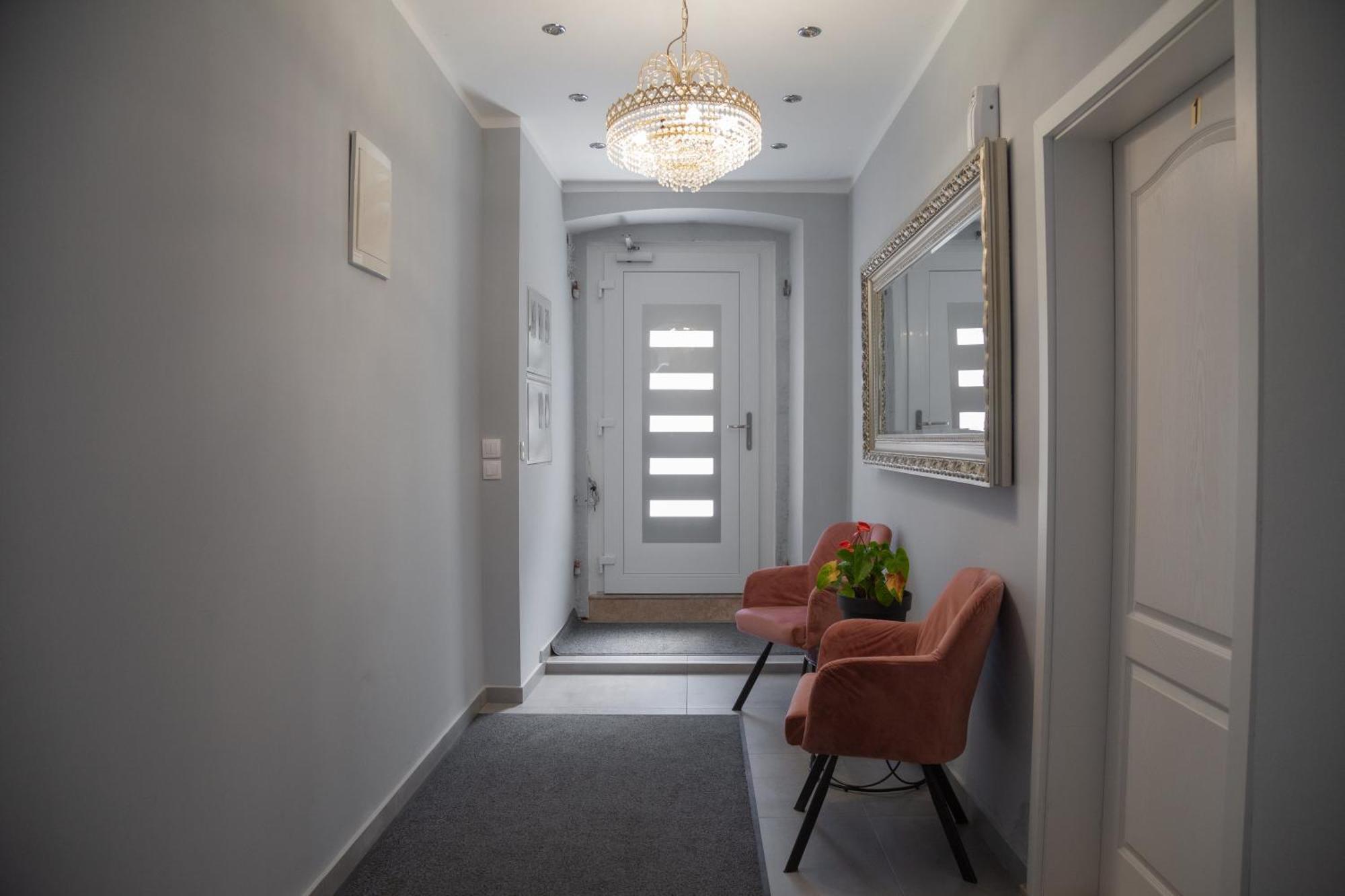 PUY Captain Emo City Apartments מראה חיצוני תמונה