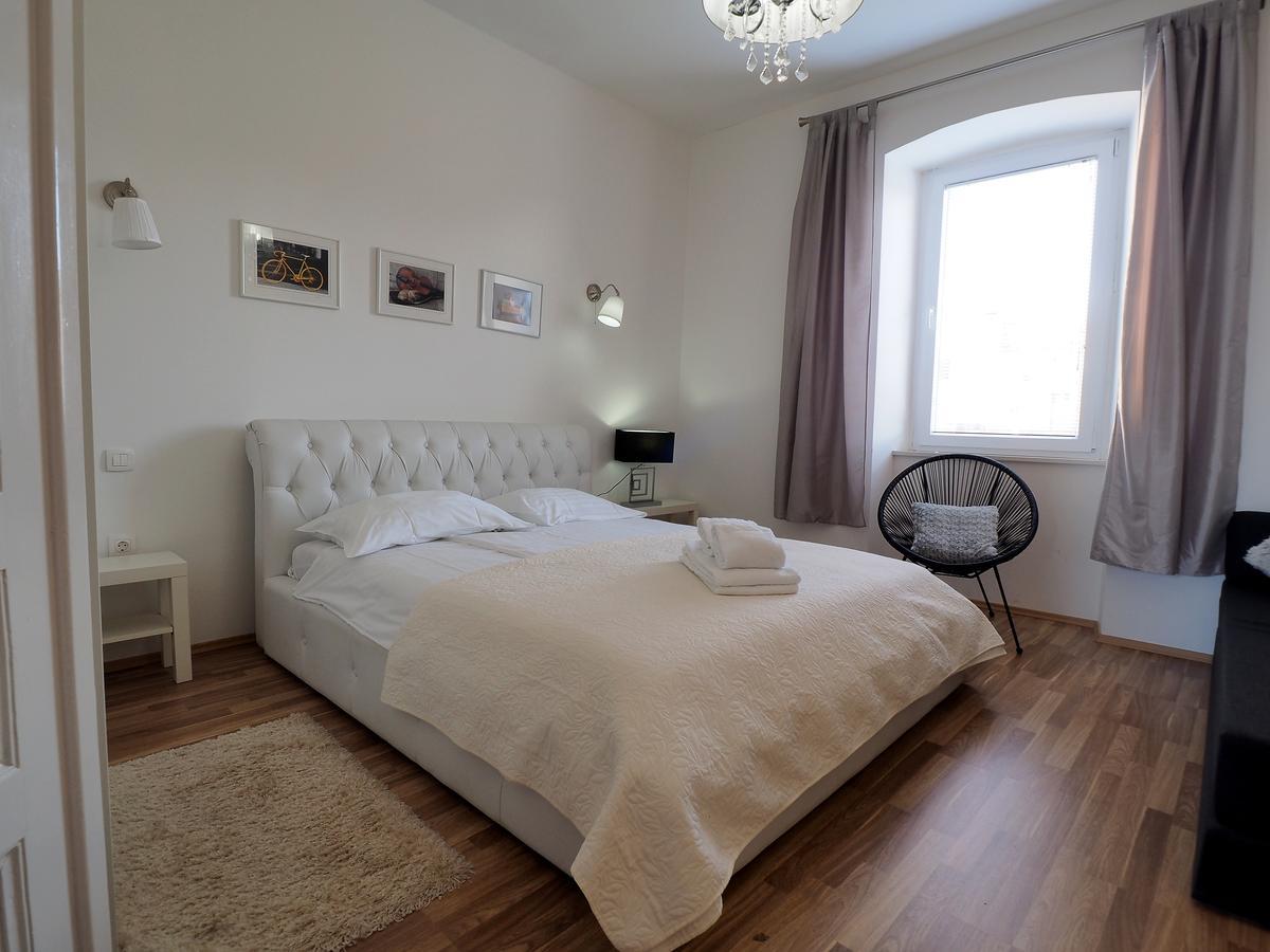 PUY Captain Emo City Apartments מראה חיצוני תמונה