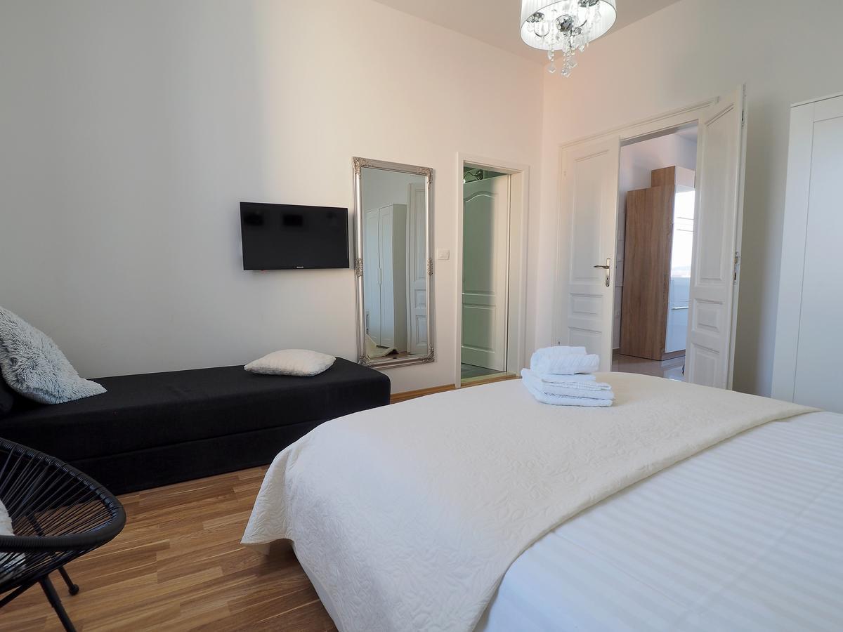 PUY Captain Emo City Apartments מראה חיצוני תמונה