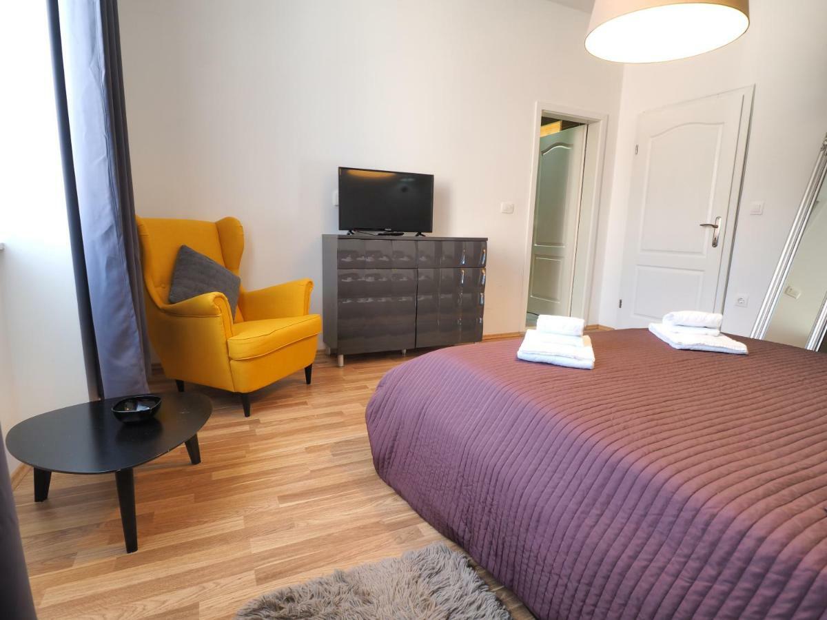 PUY Captain Emo City Apartments מראה חיצוני תמונה